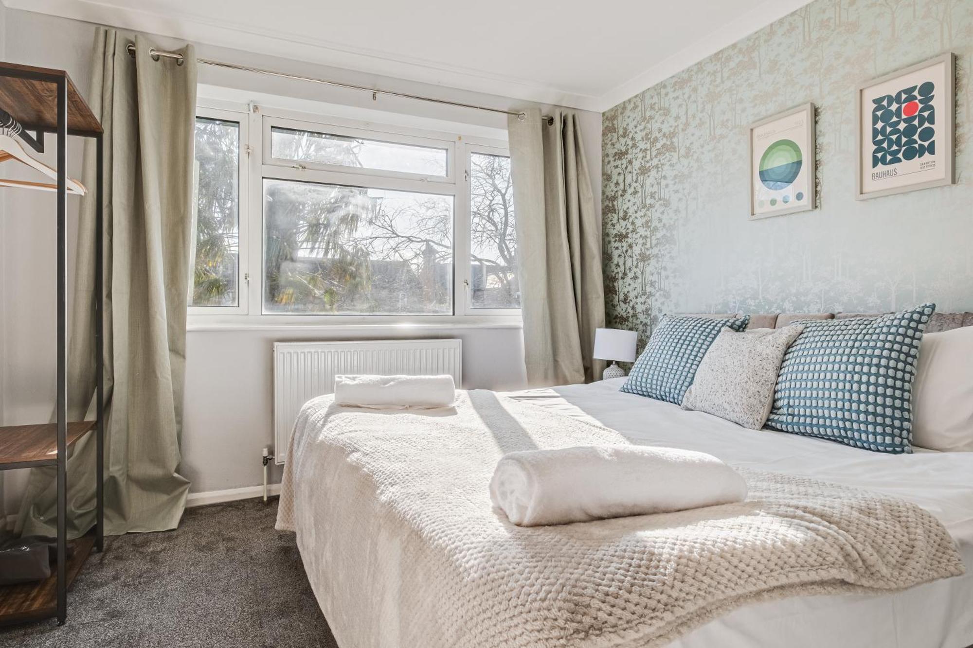 Comfy And Freshly Redecorated Home By Our Home Short Stays Close To Town Centre With Free Parking Бедфорд Екстериор снимка