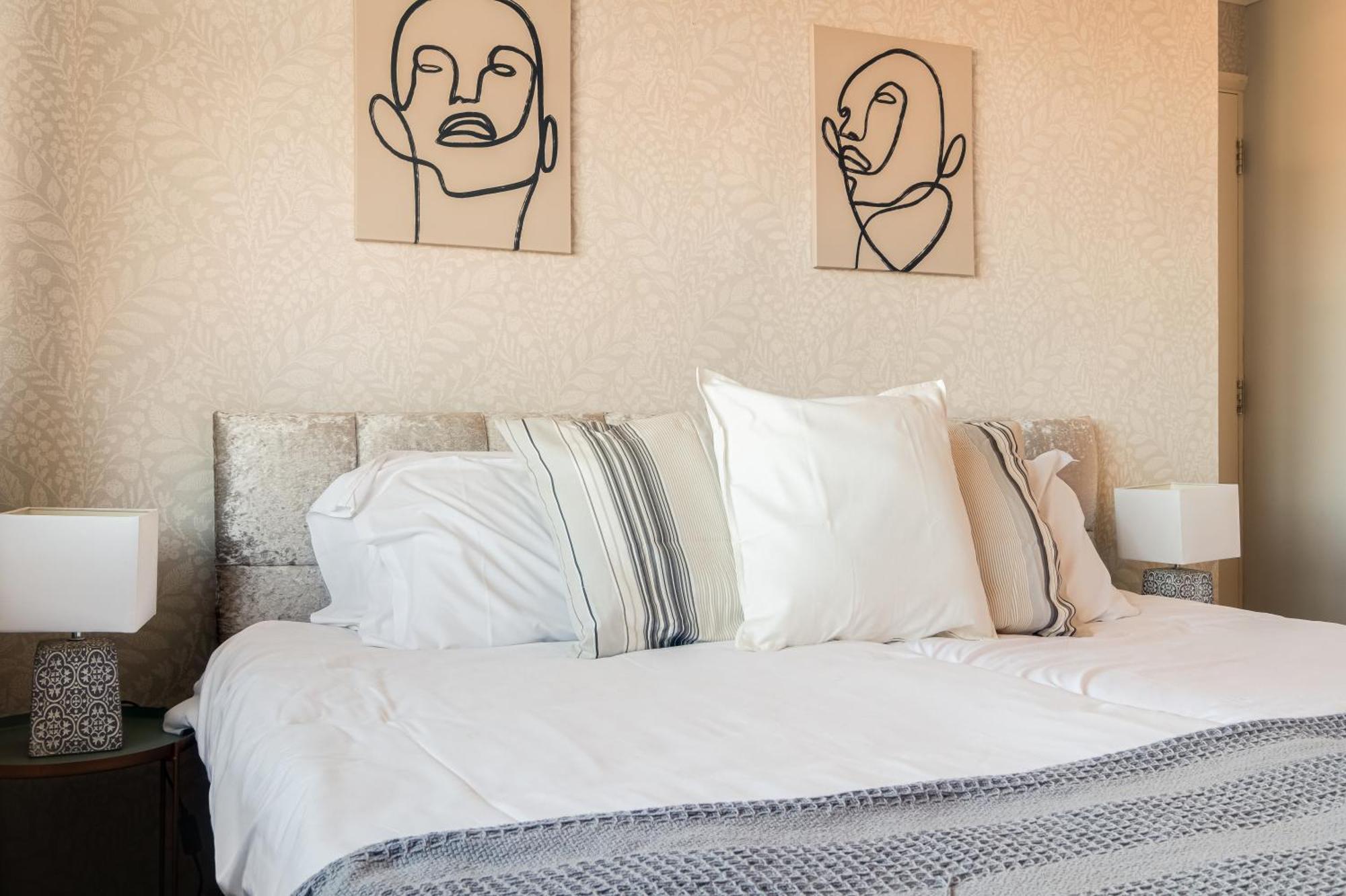 Comfy And Freshly Redecorated Home By Our Home Short Stays Close To Town Centre With Free Parking Бедфорд Екстериор снимка